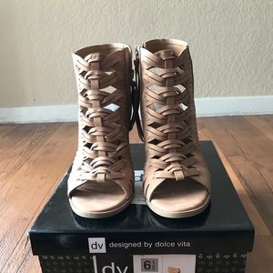 DV by Dolce Vita tan booties size 6:5